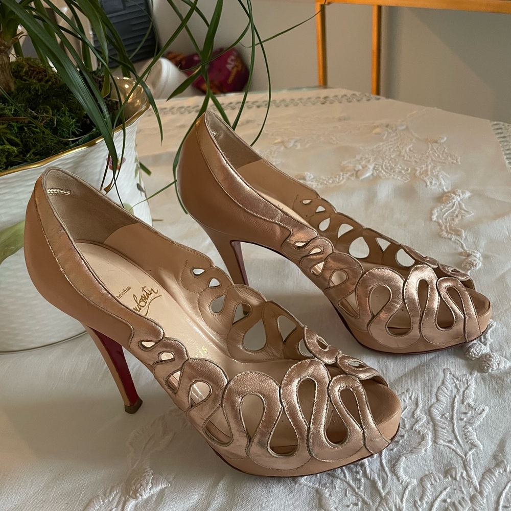 Christian Louboutin Nude Peep Toe Heels - Picture 3 of 5